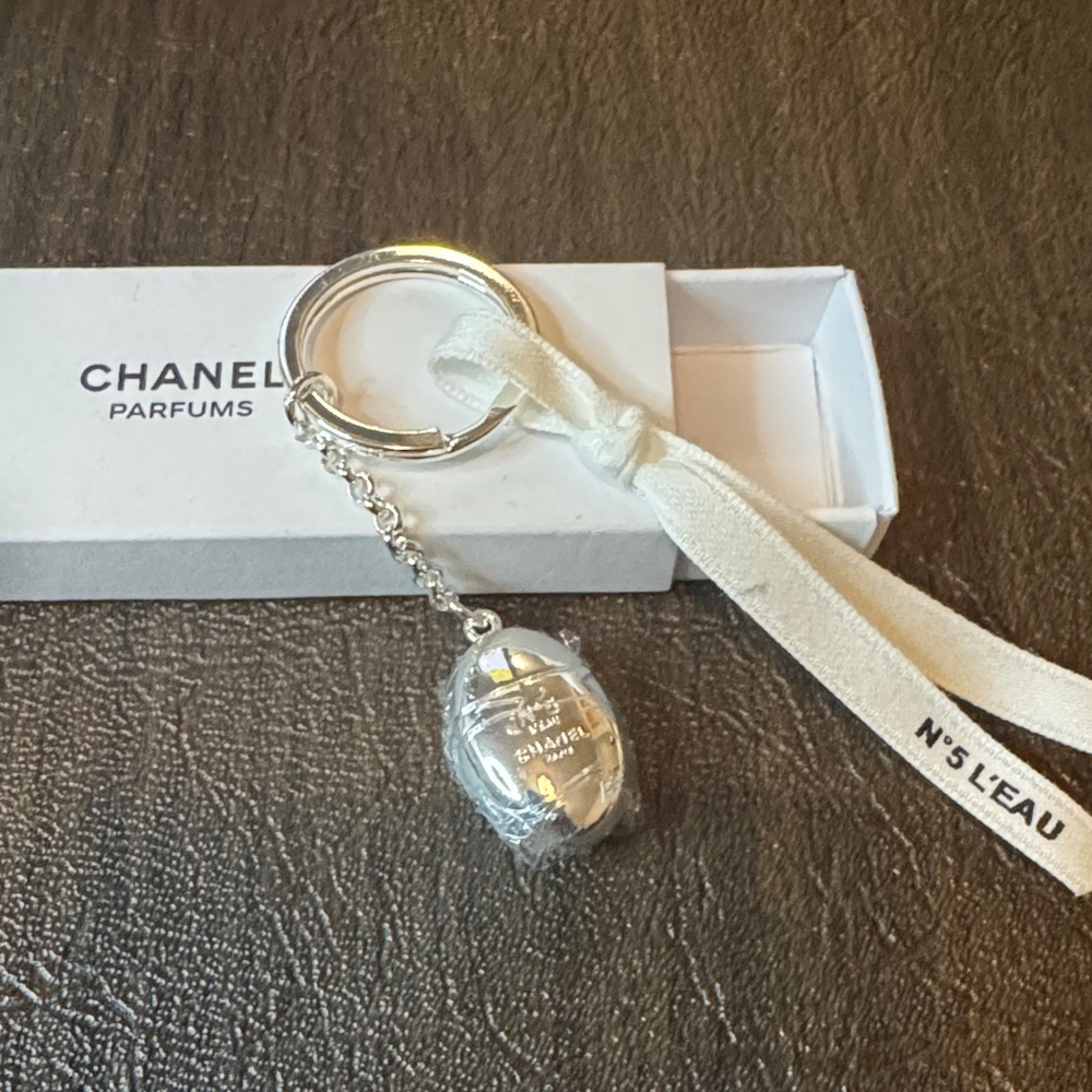 GWP CHANEL Silver Keychain with Cream Ribbon